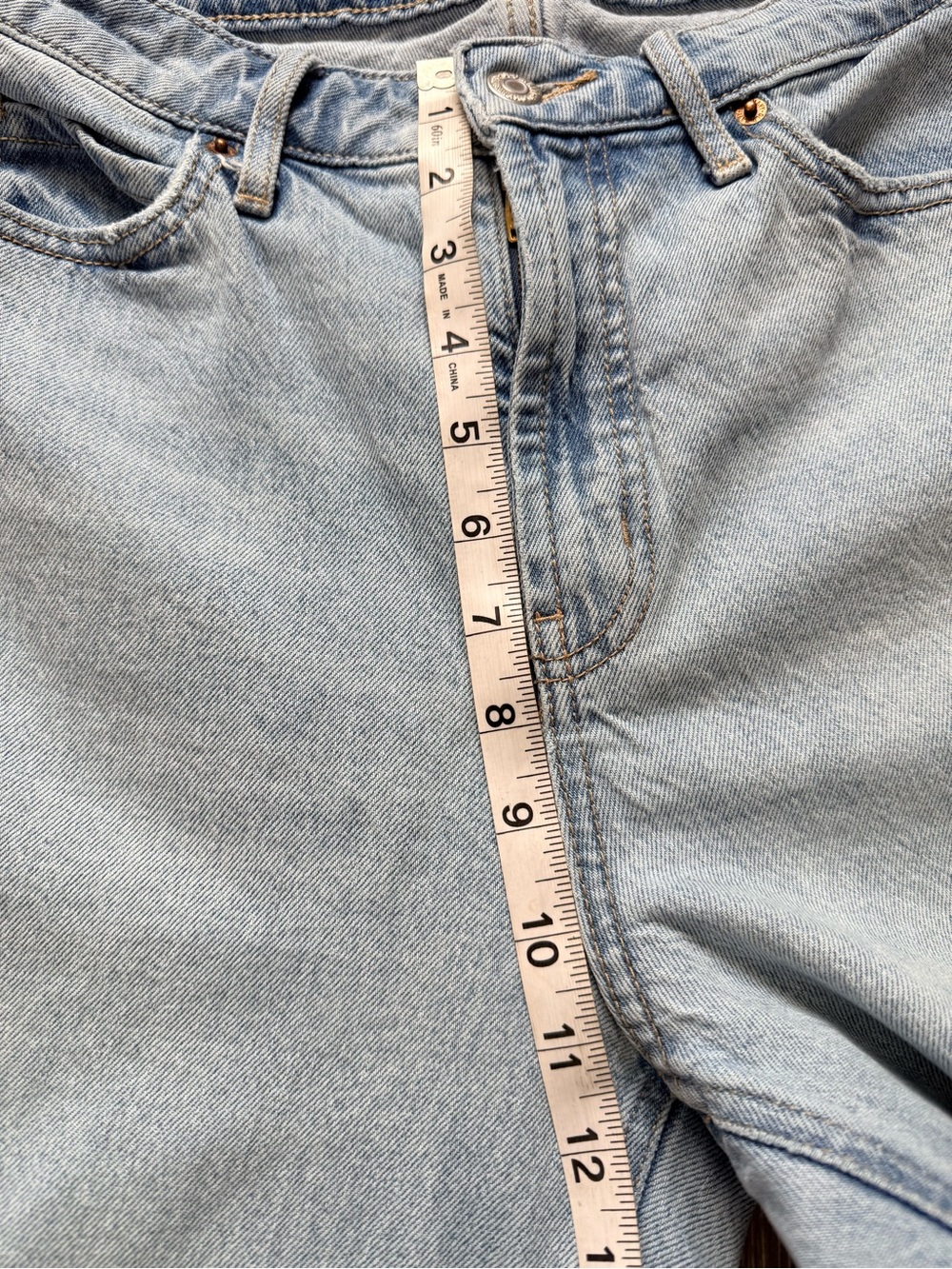 Old Navy Extra High Rise Wide Leg Jeans Size 6 Light Wash Raw Hem - Picture 7 of 9